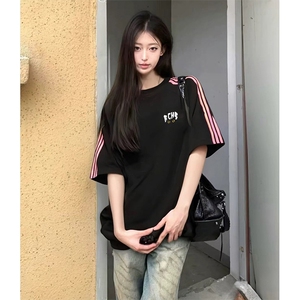 抖音得物品质二开240克宽松纯棉美式潮牌印花三条杠中性风短袖T恤图片