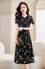 碎花连衣裙女夏季2025新款小个子收腰气质，女装连衣裙，雅之冉羊绒