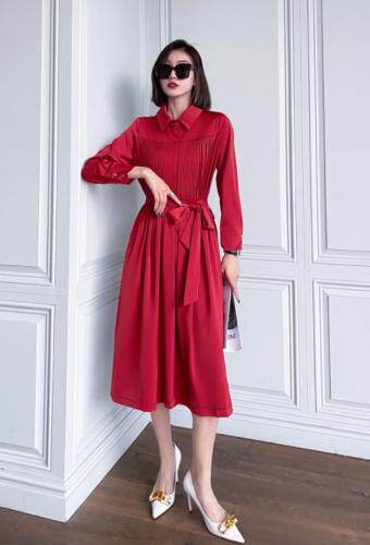 【现货】秋季新款-翻领压褶时尚连衣裙，女装连衣裙，陆氏青云