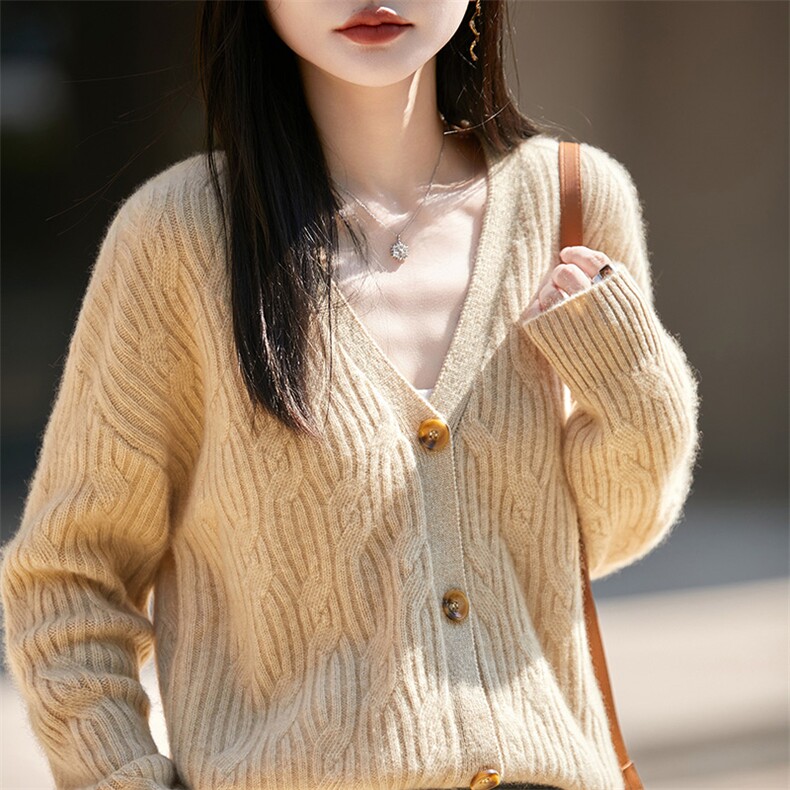 V领绞花100%纯羊毛开衫女25秋冬加厚针织毛衣宽松羊绒衫长袖外套,女装羊毛衫,吉高羊绒