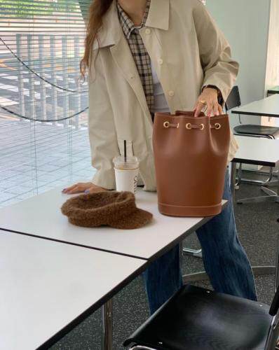 韩系ins风皮衣外套秋冬出街，女装皮衣，SPARKS OF FIRE