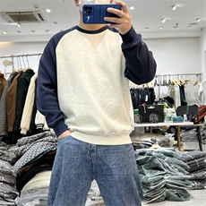 白色对藏蓝