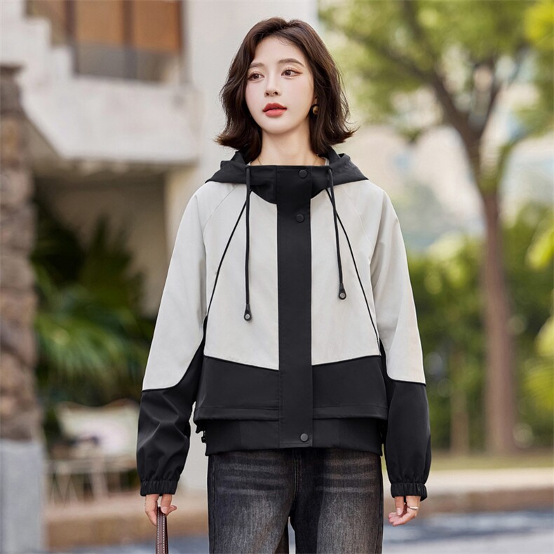 连帽拼色冲锋衣外套女2024秋季新款小个子休闲百搭显瘦夹克上衣潮,女装短外套,依路服饰