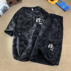 黑色