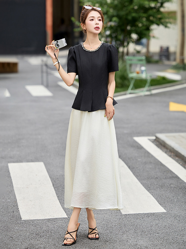 2025夏新款韩版高级感时尚钉珠圆领收腰上衣显瘦半身裙两件套女,女装套装/套裙,布芭啦