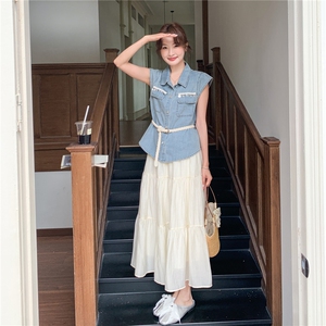 度假风牛仔马甲蛋糕裙套装女夏小个子温柔风显瘦连衣裙两件套图片