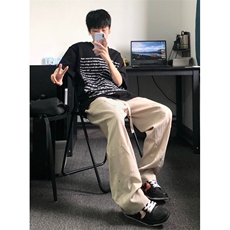 米白色