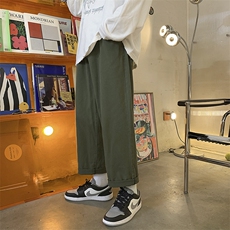 灰色