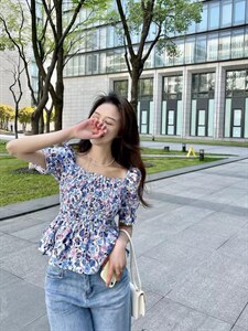 碎花小上衣图片
