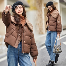 现货2023年冬季新款羊羔绒PU皮拼接加厚羽绒服大翻领宽松短外套女，女装羽绒服，仟媚宠
