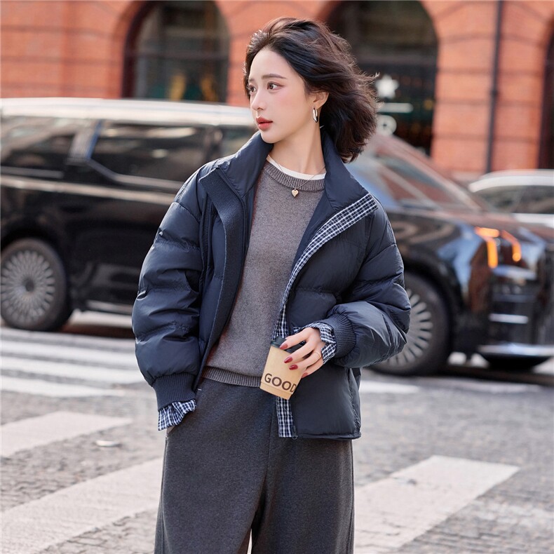 2025年冬季新款时尚格纹拼接立领羽绒服女,女装羽绒服,美沁