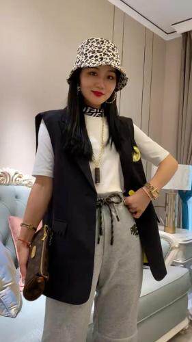 秋季笑脸马夹，女装马夹，DCXY 超越