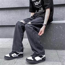 黑色