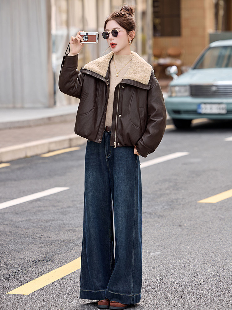 羊羔毛领拼接PU皮羽绒服女2025冬季新款小个子气质显瘦白鸭绒外套,女装羽绒服,衣之秀