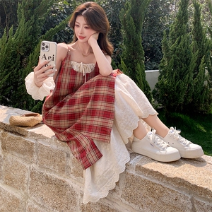 红色复古格纹拼接吊带连衣裙套装女夏新款减龄针织开衫长裙两件套图片