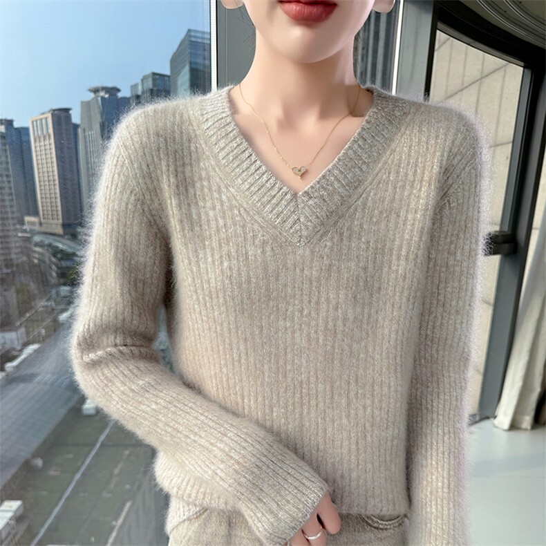 2025秋冬新款气质V领貂绒宽松打底衫女时髦加厚保暖套头毛衣，女装针织衫/毛衣，冬贝尔貂绒