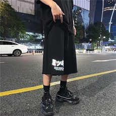 黑色