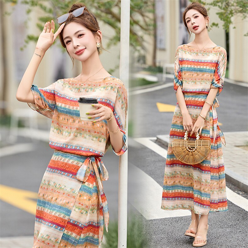 波西米亚风彩色条纹印花连衣裙女夏2026新款气质系带收腰显瘦长裙，女装连衣裙，美沁