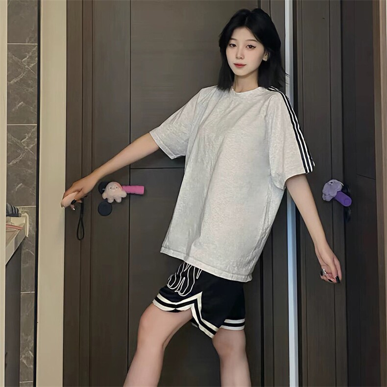 抖音得物品质二开240克宽松纯棉美式潮牌印花三条杠中性风短袖T恤,男装T恤,电商A486