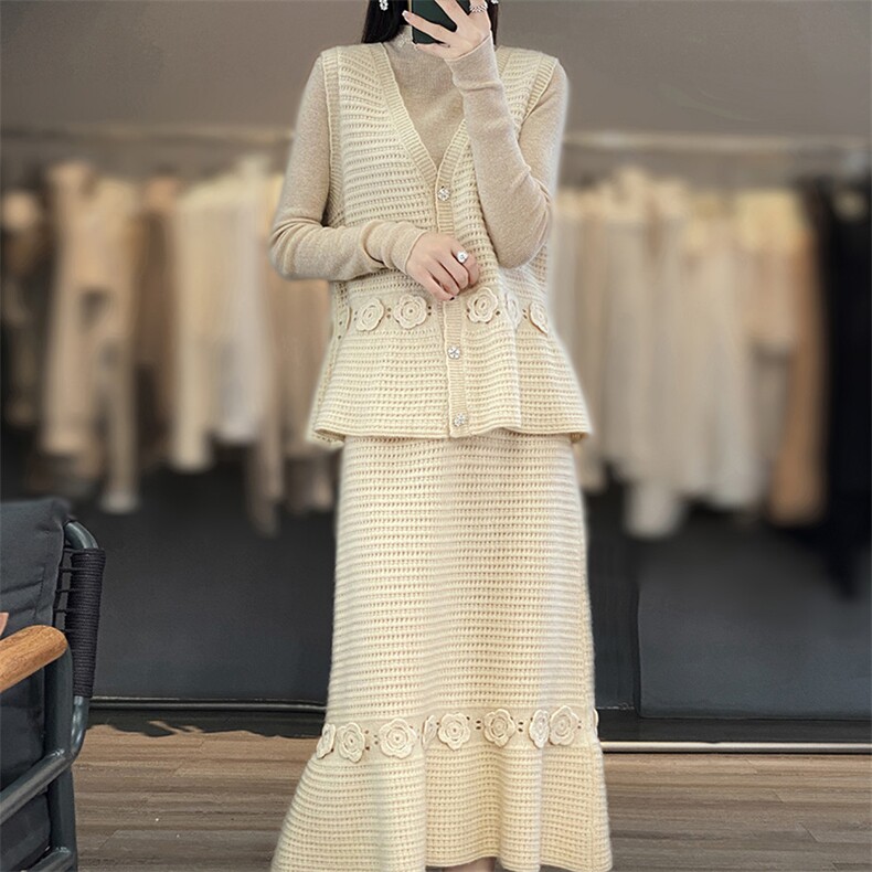 秋冬季新款女时尚百搭显瘦镂空花朵时尚气质两件套,女装套装/套裙,江南羊绒