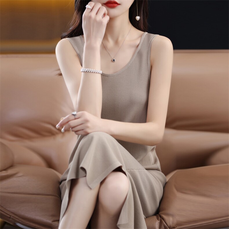 高级感冰丝针织吊带裙女夏季长款修身内搭长裙无袖显瘦打底连衣裙,女装连衣裙,佳绒包芯纱店
