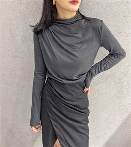 2021秋装新款褶皱打底衫图片