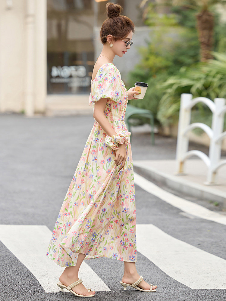 法式碎花纯棉连衣裙女2026夏新款方领气质甜美减龄泡泡袖收腰裙子,女装连衣裙,美沁