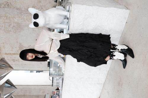 【现货】秋季新款不规则压皱半裙，女装半身裙，易霏金熙