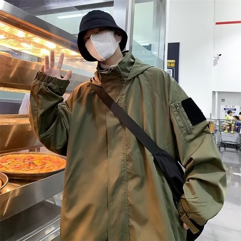 魔术贴冲锋衣男秋冬季潮牌户外运动连帽外套潮流宽松休闲夹克图片