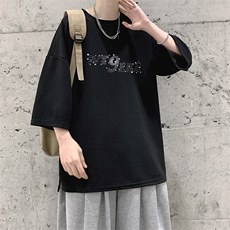 黑色