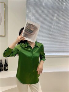 火爆翻单款
?高品质三醋酸，优雅气质款，也可当空调衣哦图片