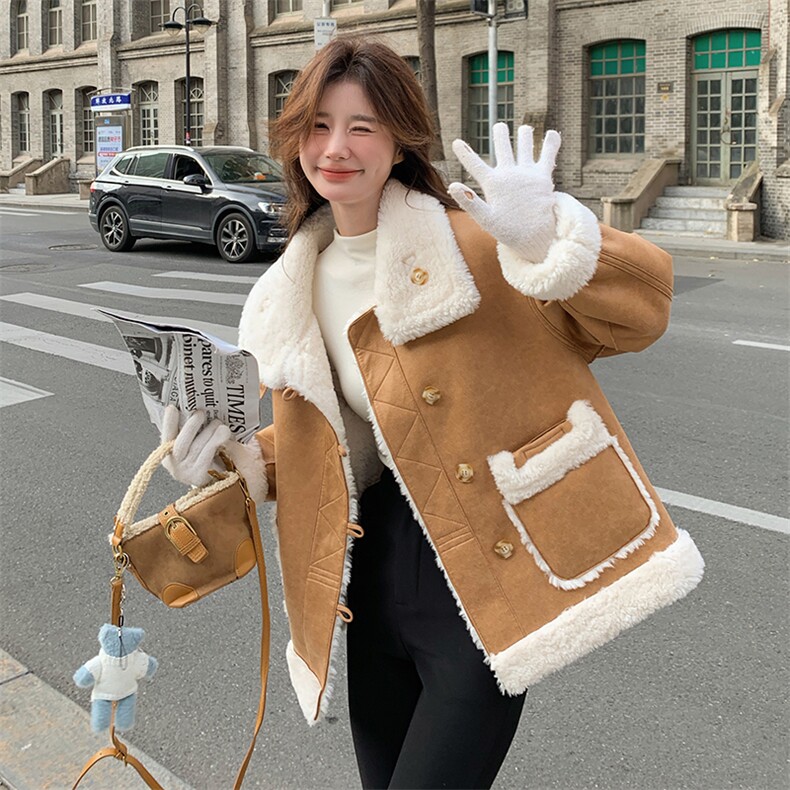 2024冬季新款皮毛一体短款休闲羊羔毛立领两面穿外套，女装羊羔毛/颗粒绒，蝶眷