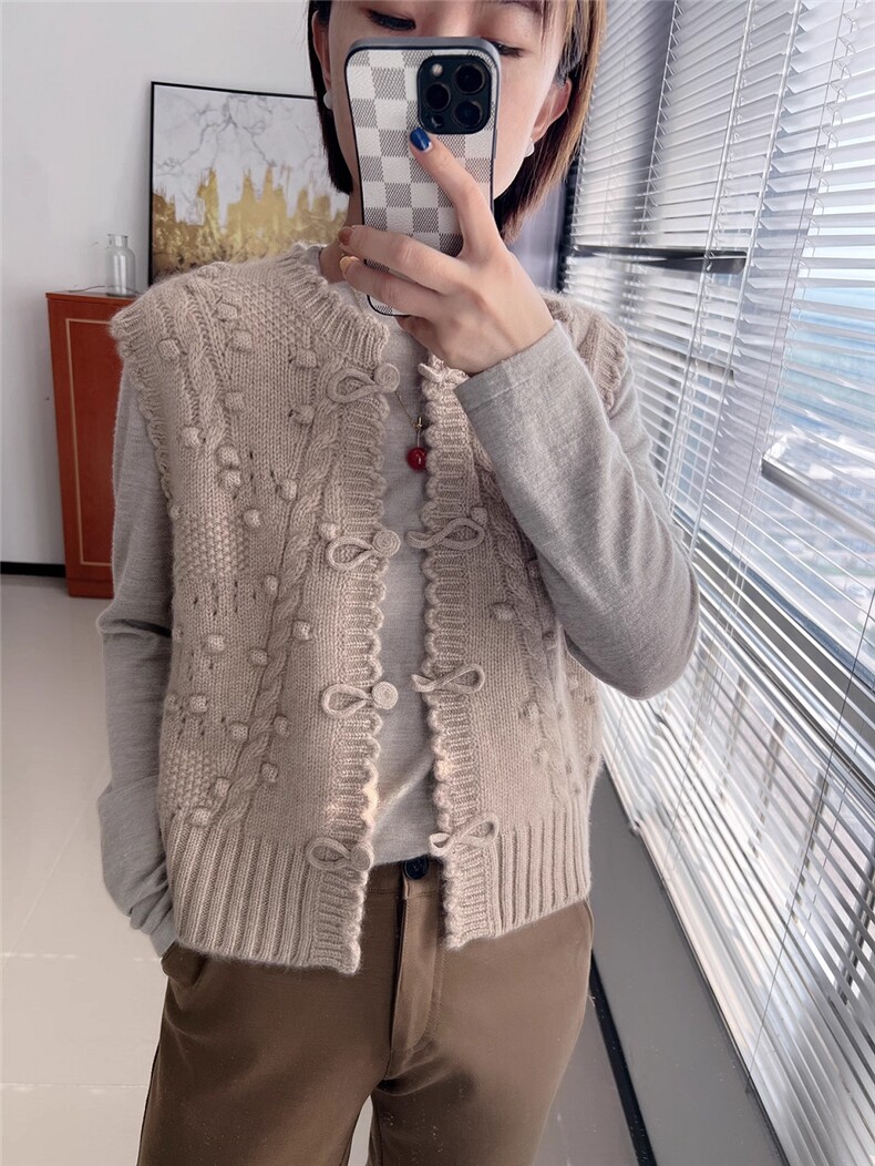 35%羊绒衫秋冬季新款舒适时尚百搭女式羊绒盘扣开衫,女装羊绒衫,窄众羊绒