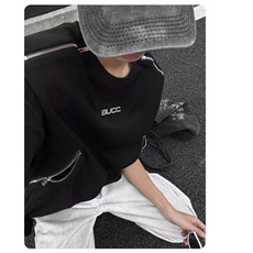 黑色