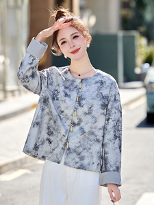 2025早春新中式印花粉色缎面短外套女复古设计感小众减龄上衣图片