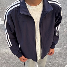 藏青色