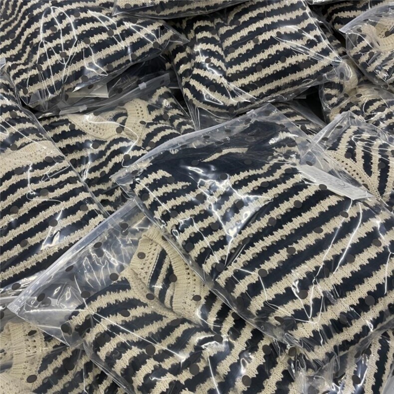 超火的针织衫出货，其它，素妮