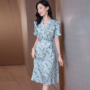 印花重磅真丝连衣裙女中长款2025新款年轻妈妈装系带桑蚕丝A字裙图片
