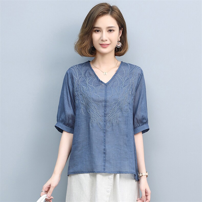 2024夏季新款简约时尚优雅气质V领绣花休闲舒适上衣,女装T恤,丽影随形