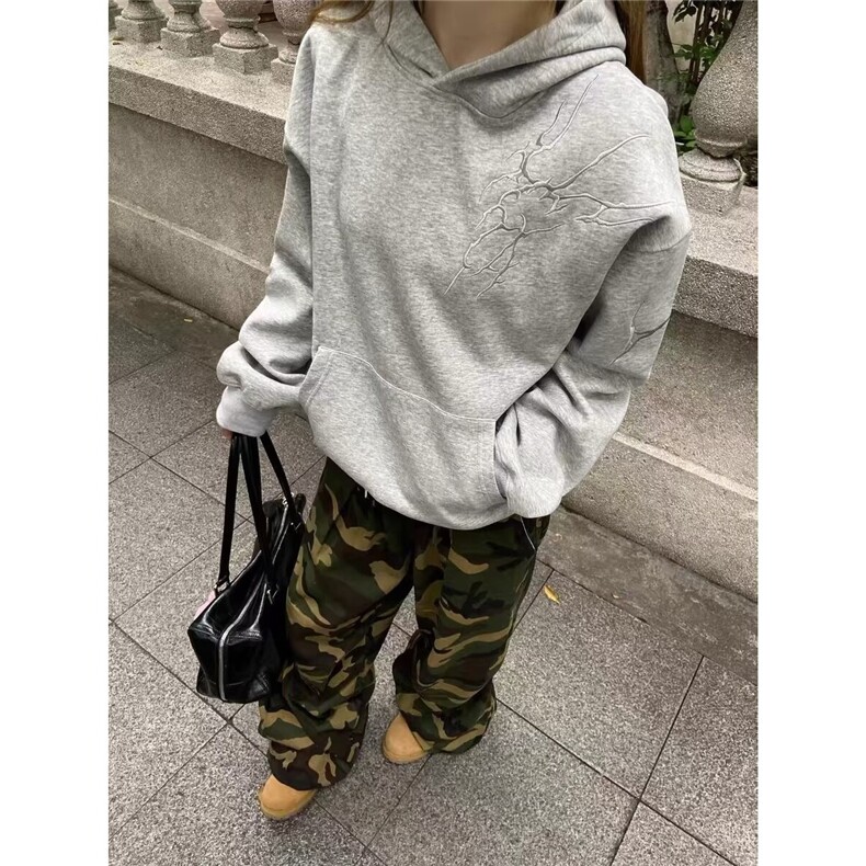 流行日系简约原宿ins新款潮流慵懒时尚华棉复合350克刺绣卫衣气质图片