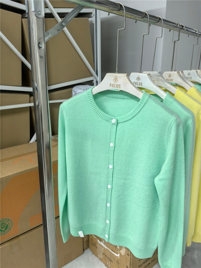 2025年秋季时尚百搭通勤简约休闲圆领开衫，女装羊绒衫，麦德绒