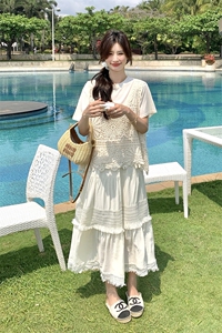 清纯系夏日穿搭套装女2025新款法式钩花马甲短袖流苏半身裙三件套图片
