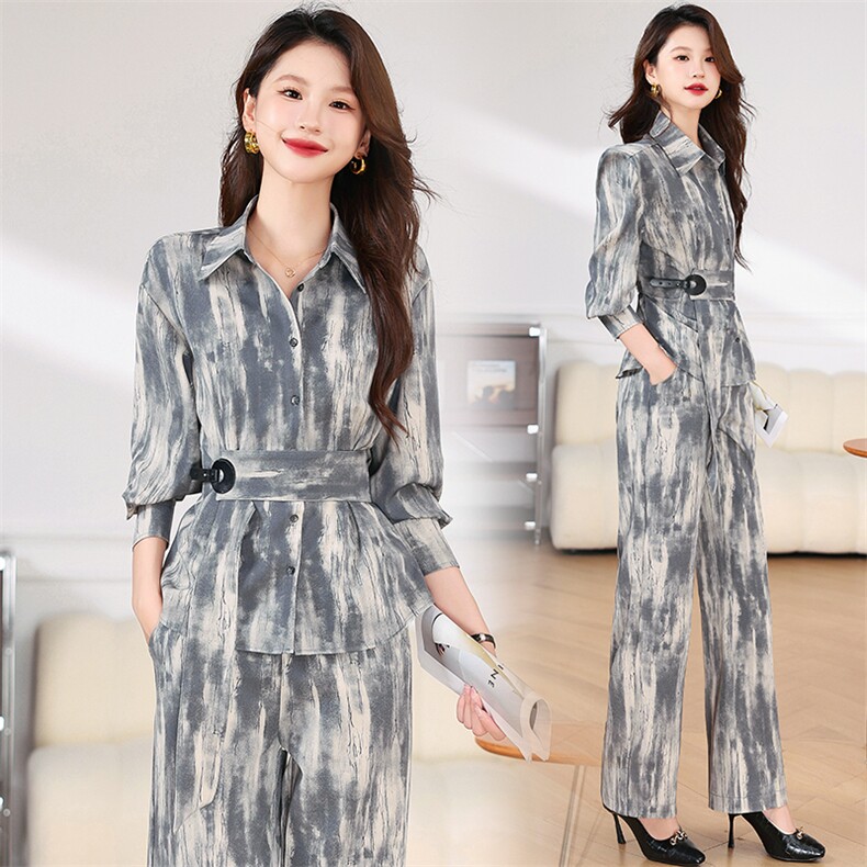 西装外套女2024年新款秋装印花修身小西装复古设计感西服灰色上衣,女装套装/套裙,梦依杭