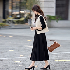 韩系高级感呢料马甲+针织打底百褶裙套装女2026春装新款两件套，女装套装/套裙，魅影