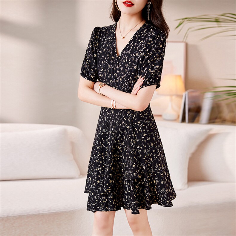 现货！已出2024年夏季女装印花V领收腰连衣裙短袖碎花法式茶歇裙,女装连衣裙,天丽