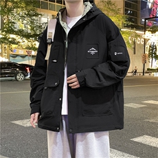 黑色
