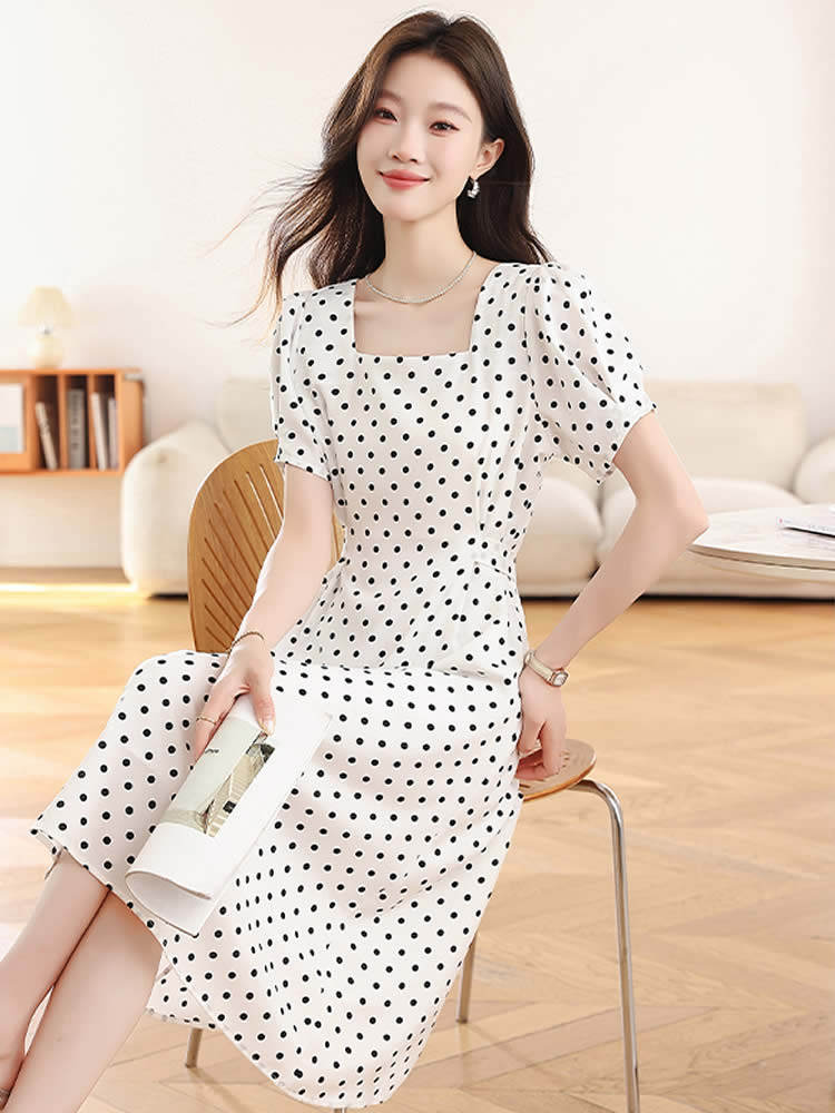 现货海边度假长裙法式绝美气质方领白色波点连衣裙女,女装连衣裙,韩蔻秀