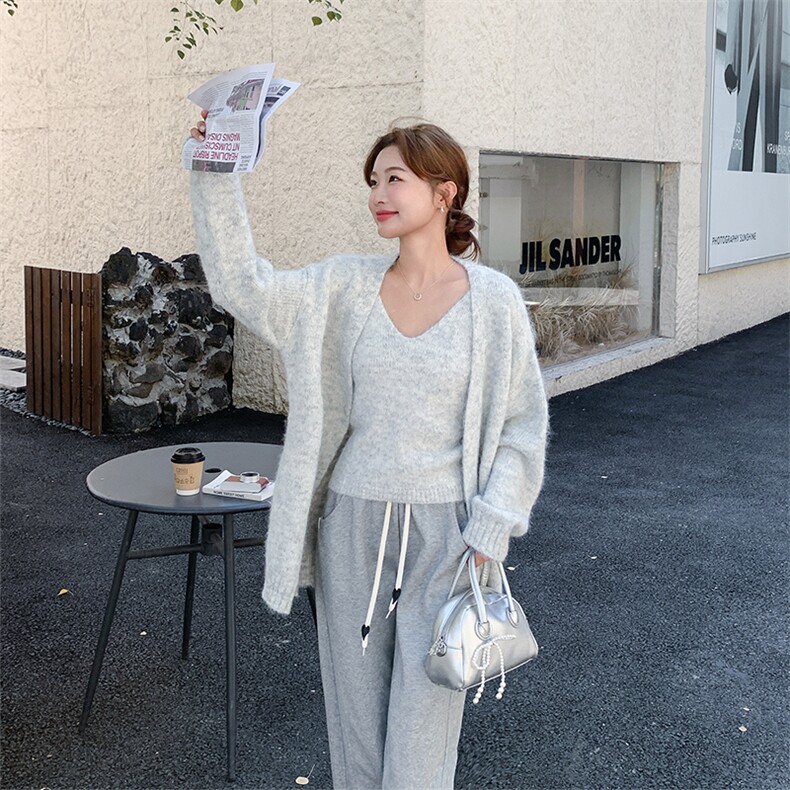 松弛感极简率性针织开衫背心两件套女秋季修身显瘦软加厚毛衣套装,女装套装/套裙,2C010