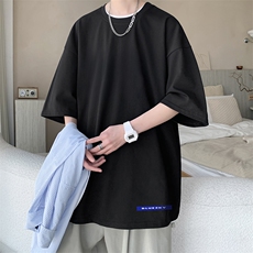 黑色