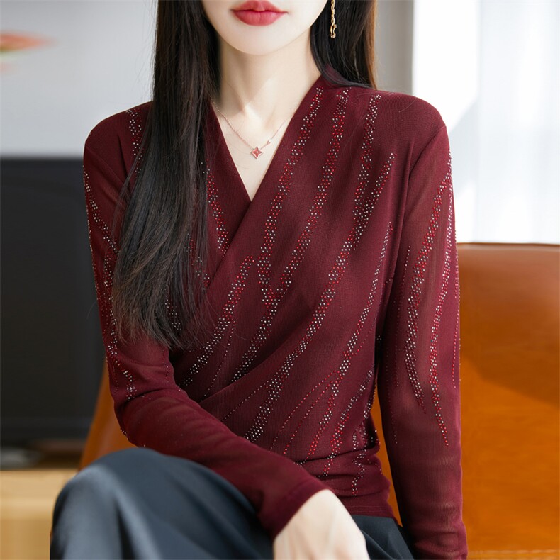 重工烫钻网纱长袖T恤衬衣女2025新款褶邹交叉V领时尚气质打底衫薄,针织衫/毛衣,大美人高端店